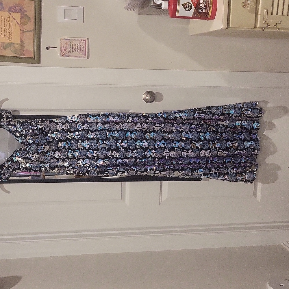 Formal wear size small by lulus